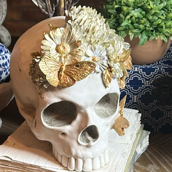 NEW! Vintage Inspired Skull Floral & Butterfly Halloween Ceramic Book Stack - Picture 4 of 12